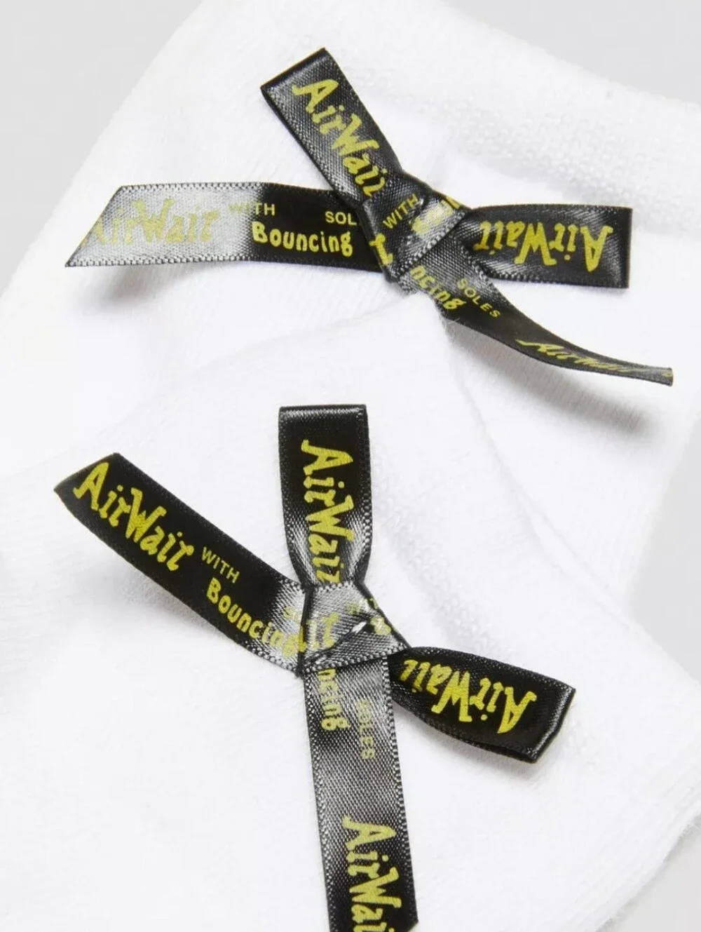 NWT Women's Dr. Martens Ankle Bow Socks